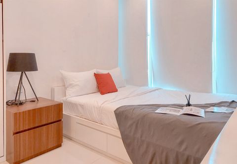 Bedroom Homey and Warm 1BR at Brooklyn Alam Sutera Apartment By Travelio