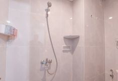 In-room Bathroom 5 Cozy and Homey Studio at Serpong Garden Apartment By Travelio