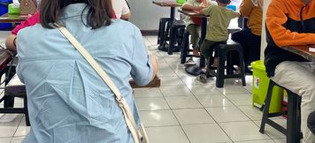 Restaurant 4 Comfort 2BR at Braga Citywalk by Blossom Rooms