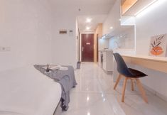 Kamar Tidur 4 Good Place Studio Apartment Sky House Alam Sutera near IKEA By Travelio