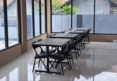 レストラン 2 Penginapan Adem Ayem Syariah