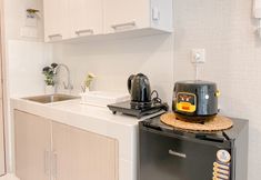 Common Space 5 Restful and Good Deal Studio at Apartment Tokyo Riverside PIK 2 By Travelio