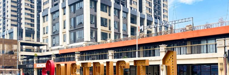 Lobby Comfort and Well Furnished 2BR Meikarta Apartment By Travelio