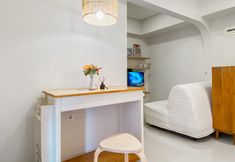 Khu vực công cộng 5 Comfort and Well Furnished 2BR Meikarta Apartment By Travelio