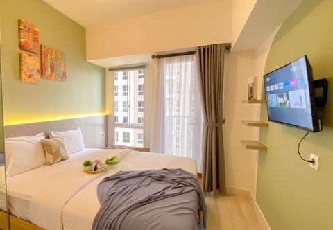 Bedroom Well Designed and Simply Studio at Tokyo Riverside PIK 2 Apartment By Travelio