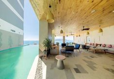 수영장 5 Lyn Panorama Beachfront Apartment