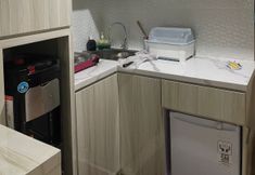 Bar, Cafe and Lounge 4 Royal Sentul Park Double Bed Room's by Volkova Room's