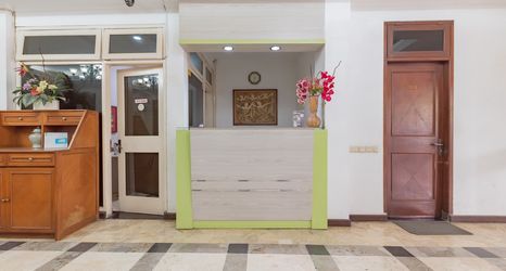 Lobi 2 Urbanview Hotel Utari