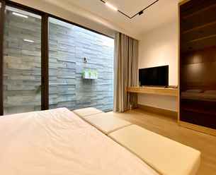 C&M Hotel, THB 970.50