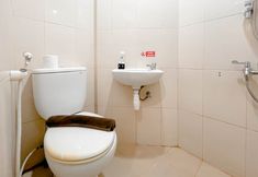 In-room Bathroom 7 Relax and Simple Studio at Pavilion Permata Apartment By Travelio