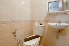 In-room Bathroom Spacious Luxury 2BR at Apartment Majesty By Travelio