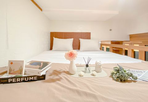 Bedroom Studio Apartment at Transpark Juanda Bekasi Timur By Travelio