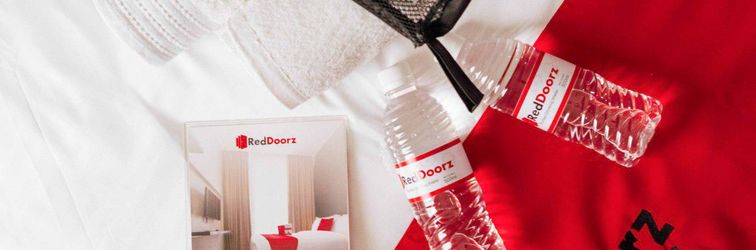 Lobby RedDoorz near Pantai Cikakak Pelabuhan Ratu