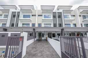 New Budget Guesthouse (22 Pax) Near Airports by Fei Hong, Rp 3.810.830