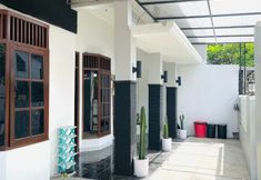 Nearby View and Attractions 3 Rown Homestay - 8 menit ke malioboro (4kamar ac)