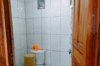 In-room Bathroom Flamingo cabin house dieng