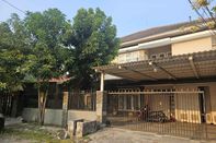 Exterior Hasana Guest House Syariah near Royal Plaza RedPartner