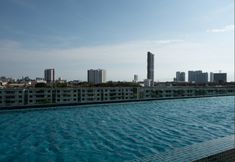 Swimming Pool 3 New Family Suite (14 Pax) near to Jonker Street, Melaka by Fei Hong 