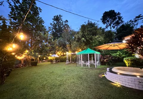 Exterior Villa YuYu 1.100m2 Jacuzzi 4BR Puncak