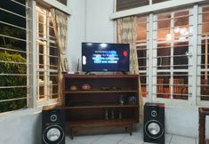 Entertainment Facility 5 Villa YuYu 1.100m2 Jacuzzi 4BR Puncak