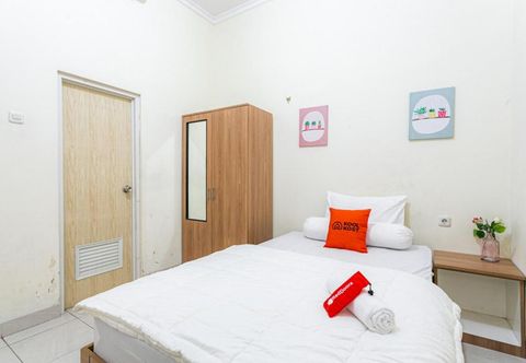 Bedroom RedDoorz Syariah near Assalaam - UMS