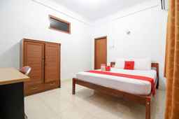 RedDoorz Plus near Alun Alun Selatan, USD 13.47