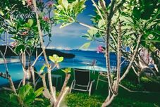 Kolam Renang Urban Three Bedrooms (14pax) Sea & Pool view