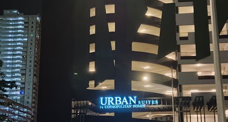 Luar Bangunan 2 Urban Three Bedrooms (14pax) Sea & Pool view