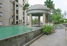 泳池 7 Pleasant and Warm Studio (No Kitchen) at Grand Palace Kemayoran Apartment near JIEXPO By Travelio