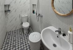 In-room Bathroom 3 Booboo Homestay Yogyakarta