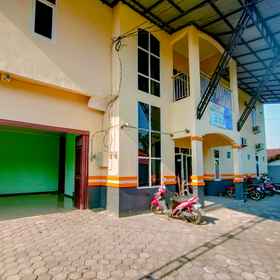 Exterior / Building 1 Djati Homestay RedPartner near Gor Djarum Kudus, Hotel Kudus