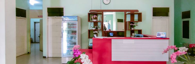 ロビー Djati Homestay RedPartner near Gor Djarum Kudus