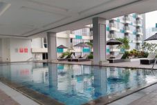 Kolam Renang Good and Homey Studio at H Residence Apartment By Travelio