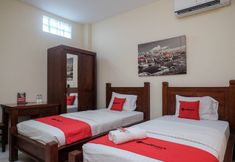 Bedroom 2 RedDoorz @ Solo Baru