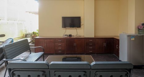 大堂 2 RedDoorz @ Solo Baru