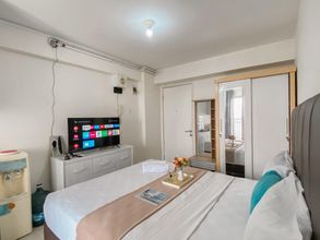 Bedroom 4 Chic and Best Strategic Studio at Bassura City Apartment By Travelio