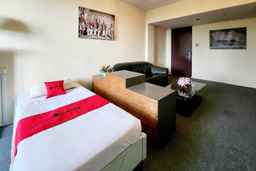 RedDoorz Near Pelabuhan Sri Bintan Pura Tanjungpinang, USD 19.94