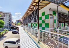 Bangunan 3 RedDoorz @ De'balcon Accomodation Kuta Bali