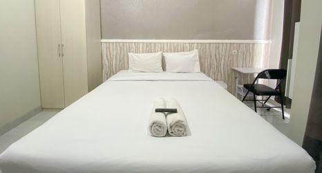 Bangunan 2 Homey and Good Studio at The Alton Apartment By Travelio