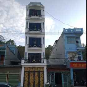 Exterior / Building 1 Khách sạn Kiên Binh Đồng Văn, Khách sạn Hà Giang