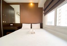 침실 2 Best Deal 1BR Parahyangan Residence Apartment By Travelio