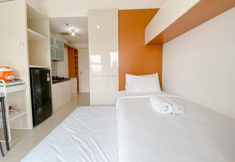 Bedroom The Modern Studio at Apartment Parahyangan Residence By Travelio