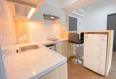 公共空間 3 Urban Designed 3BR Apartment at Grand Asia Afrika By Travelio