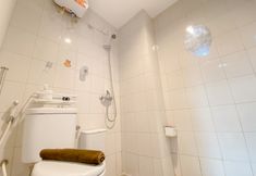 객실 내 욕실 2 The Serene 2BR at Apartment Mekarwangi Square Cibaduyut By Travelio