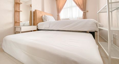 卧室 2 Trendy Space 1BR at Parahyangan Residence Apartment By Travelio
