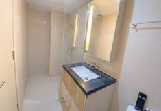 Others 7 Homey and Good Studio Apartment Warhol (W/R) Residences By Travelio