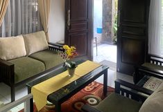 Lobby 4 Ayunda Villa Batu
