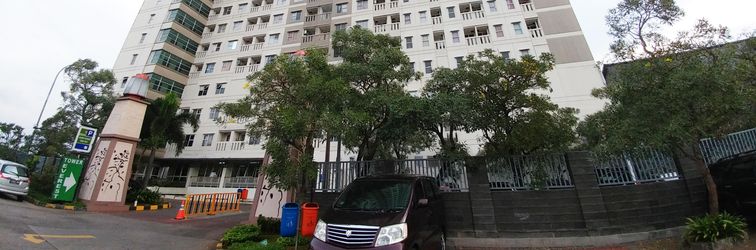 로비 Cozy Studio Apartment at Belmont Residence Puri By Travelio