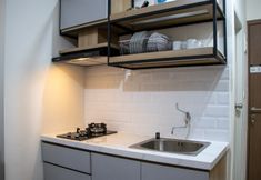 其他 4 Comfort 2BR at Podomoro Golf View Apartment 28th Floor By Travelio