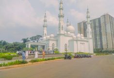 Lobi 5 Designed Serene 2BR at Podomoro Golf View Apartment By Travelio